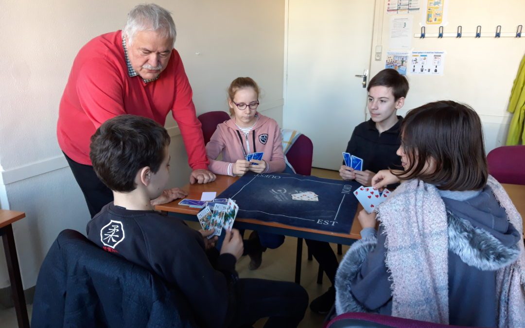 Un club de tarot au collège